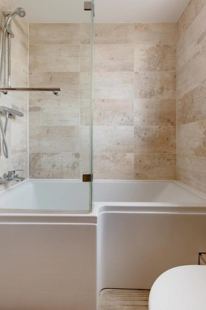 Double Room Edmonton Green, London N9 المظهر الخارجي الصورة